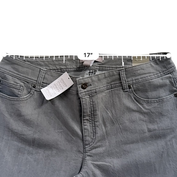 Chico’s Women’s NWT Short Boot Leg Gray Jeans Size 2.5 - Picture 6 of 7